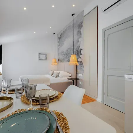 Nonna - Classic Apartment Komiza